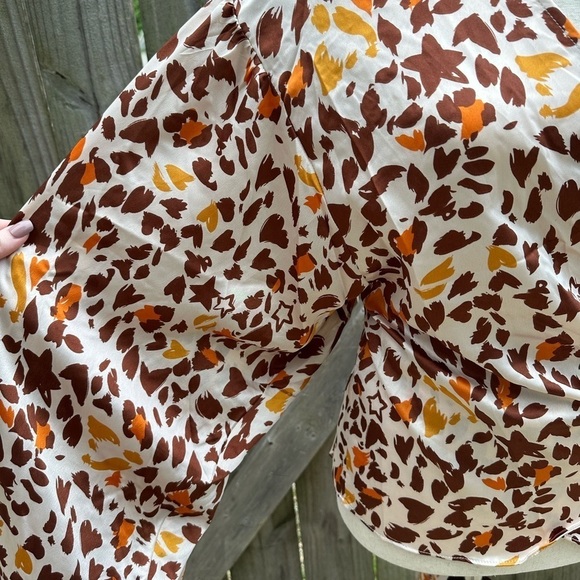 Aakaa Milan Kiss Ecru Floral Star Patterned Genuine Wrap Style Peplum Sleeve Top - Picture 8 of 15